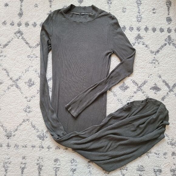 Monrow green ribbed midi dress womens Medium Stretchy Long sleeve Mock Neck - Picture 1 of 6